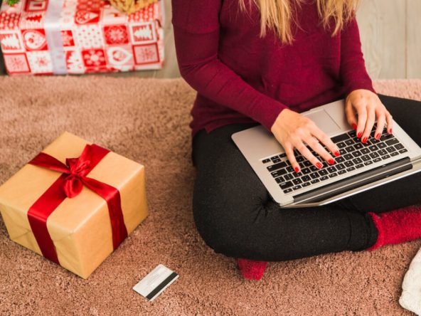 holiday budgeting tips | save money this season of gift giving